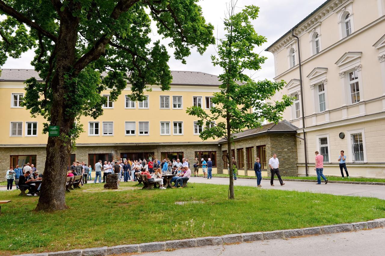 Готель Bildungshaus Schloss Krastowitz Klagenfurt am Woerthersee Екстер'єр фото