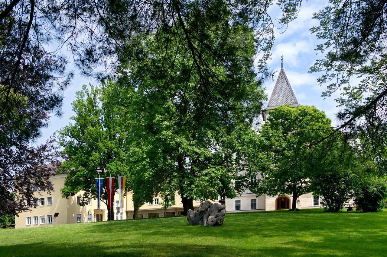 Готель Bildungshaus Schloss Krastowitz Klagenfurt am Woerthersee Екстер'єр фото
